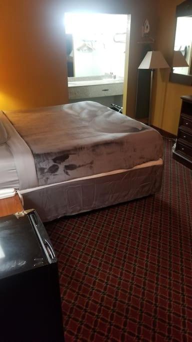 Hotel 2 Queens Hotel Room 130 Booking Stillwater Exterior foto